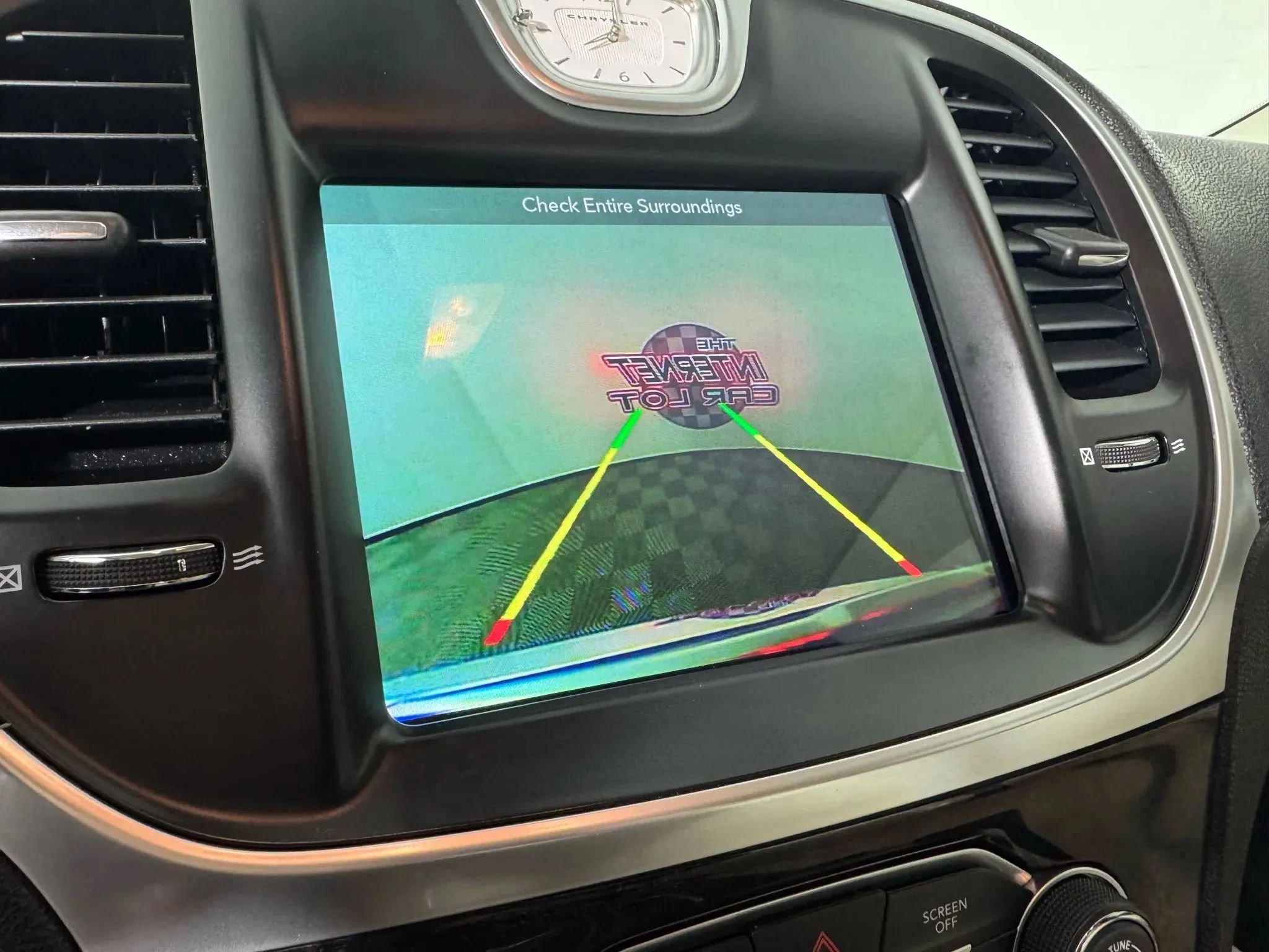 Used 2018 Chrysler 300 Limited image 18