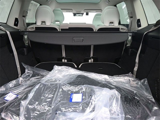 New 2025 Volvo EX90 Plus w/ Protection Package Premier image 27