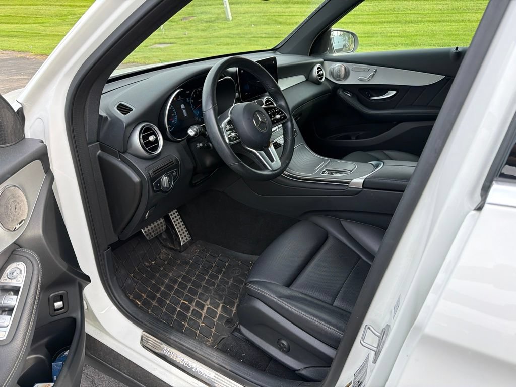 Used 2021 Mercedes-Benz GLC 300 4MATIC image 40