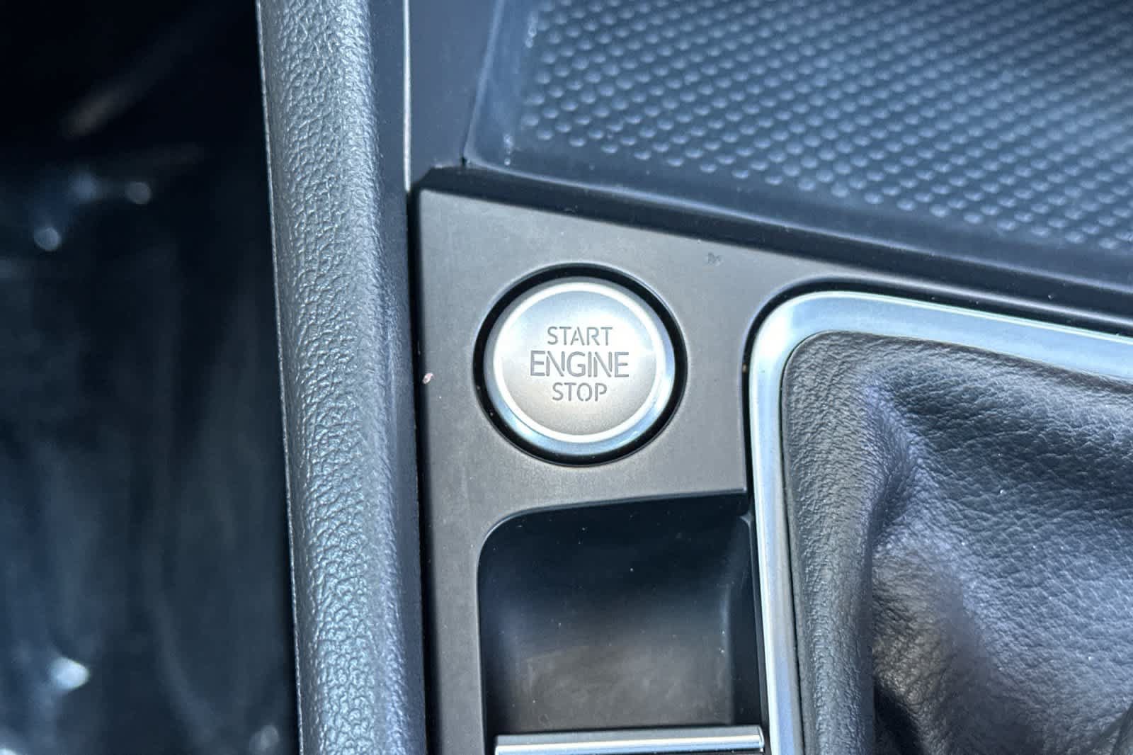 Used 2024 Volkswagen Jetta SE FWD image 20