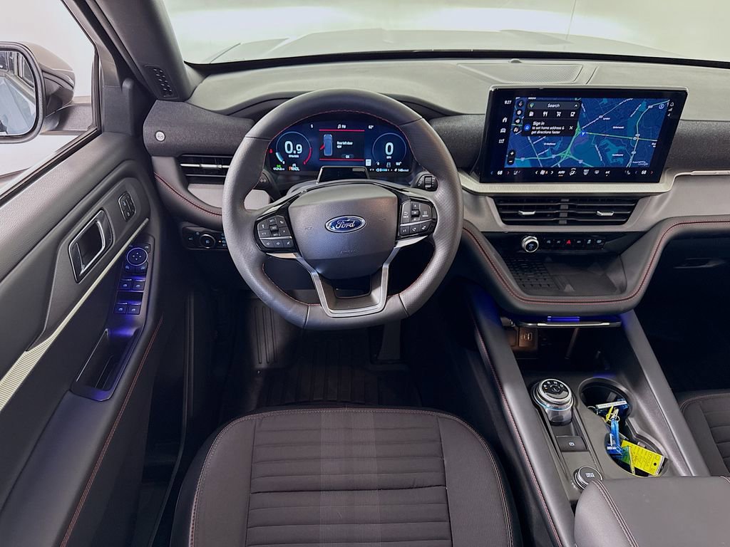 Certified 2025 Ford Explorer ST-Line w/ Premium Package image 4