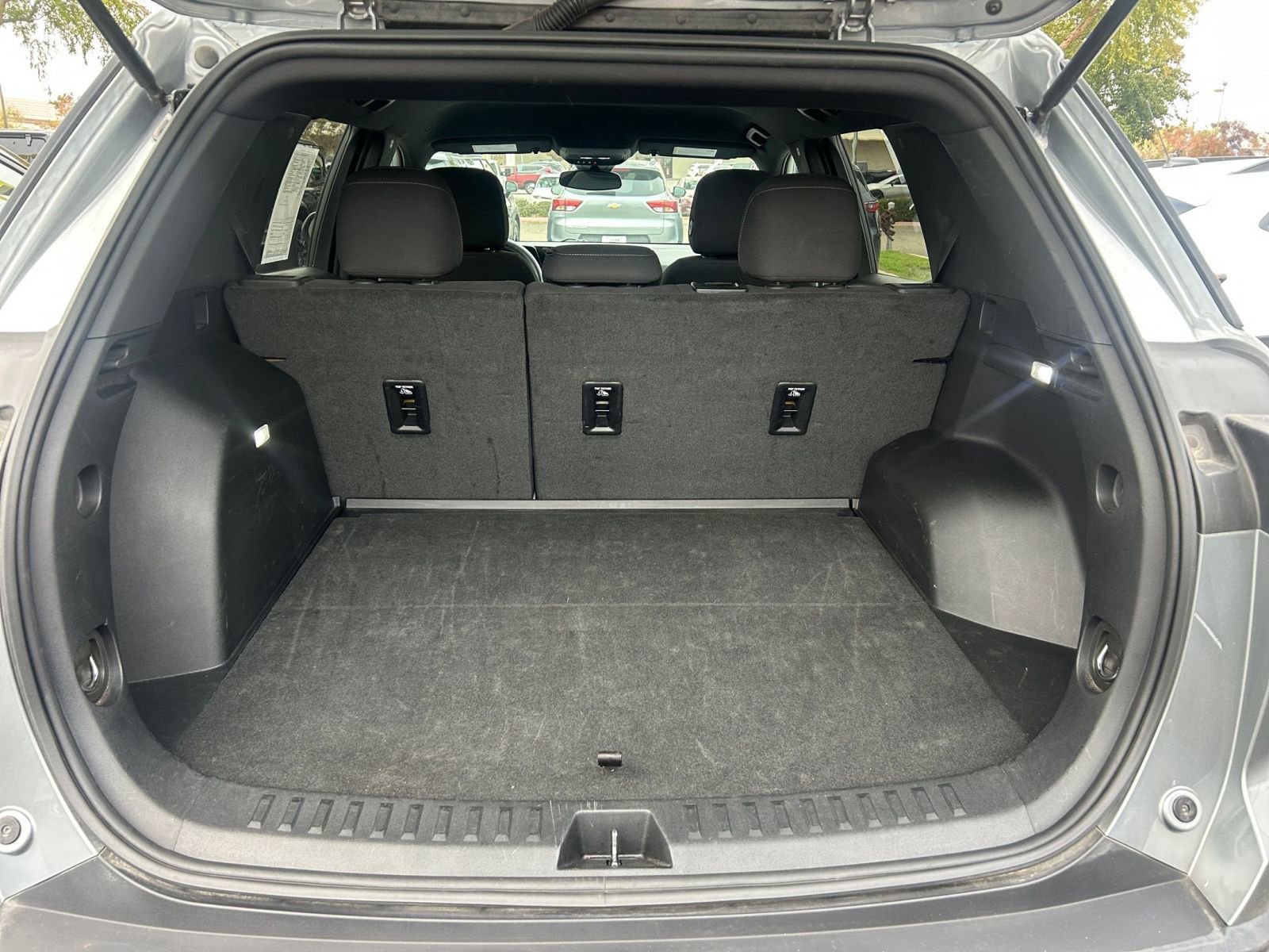 Used 2025 Chevrolet Equinox LT image 30