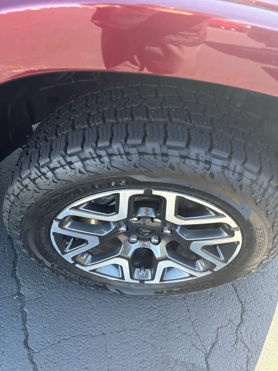 Used 2025 RAM 1500 Laramie AWD/4WD image 13