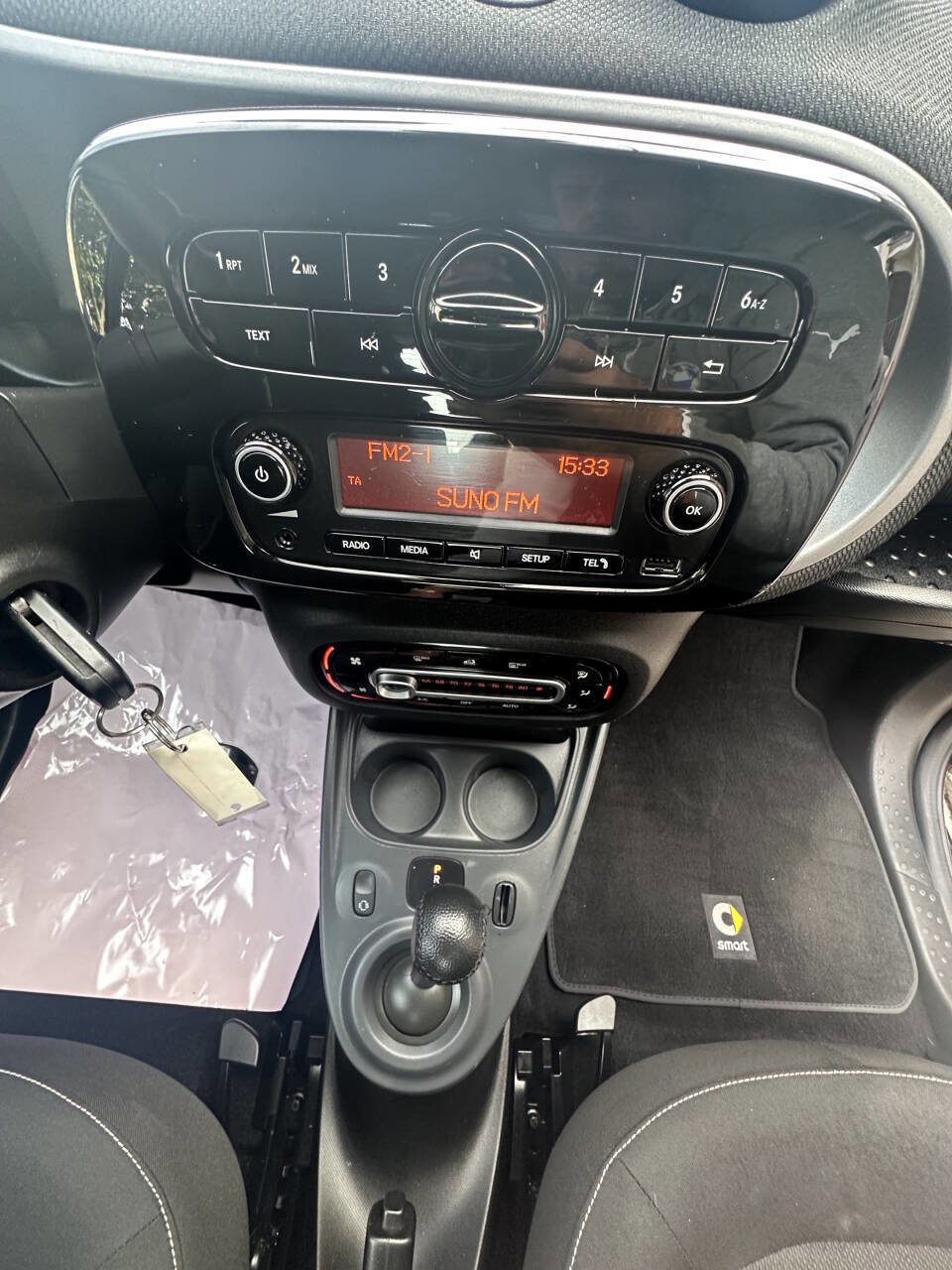 Used 2016 smart fortwo passion image 18