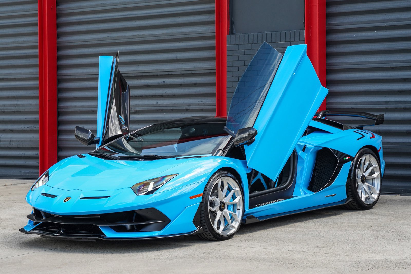 Used 2021 Lamborghini Aventador SVJ AWD/4WD image 10