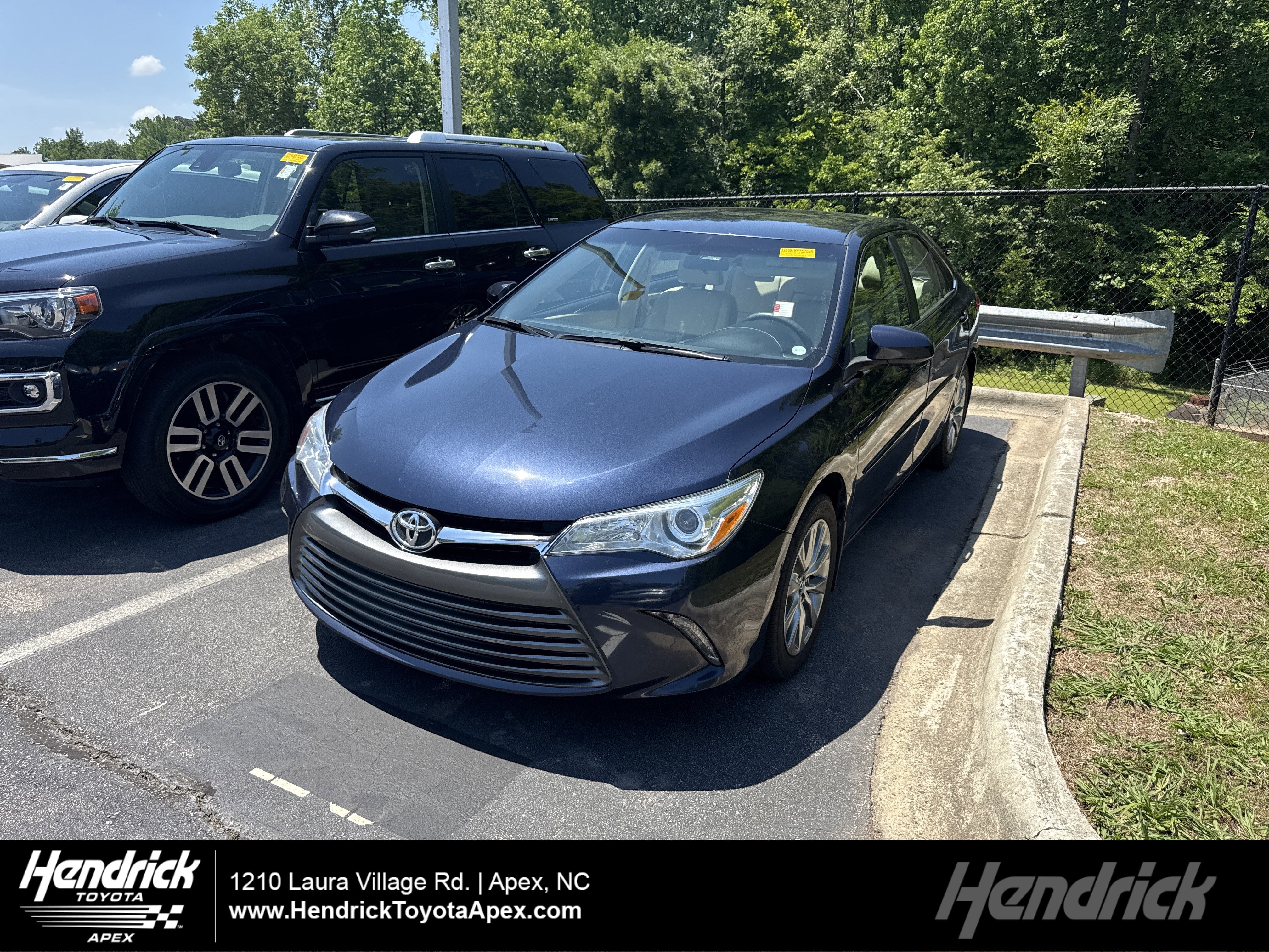 Used 2017 Toyota Camry XLE FWD image 1