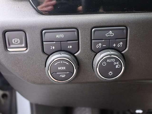 Used 2024 Chevrolet Silverado 1500 LT image 23