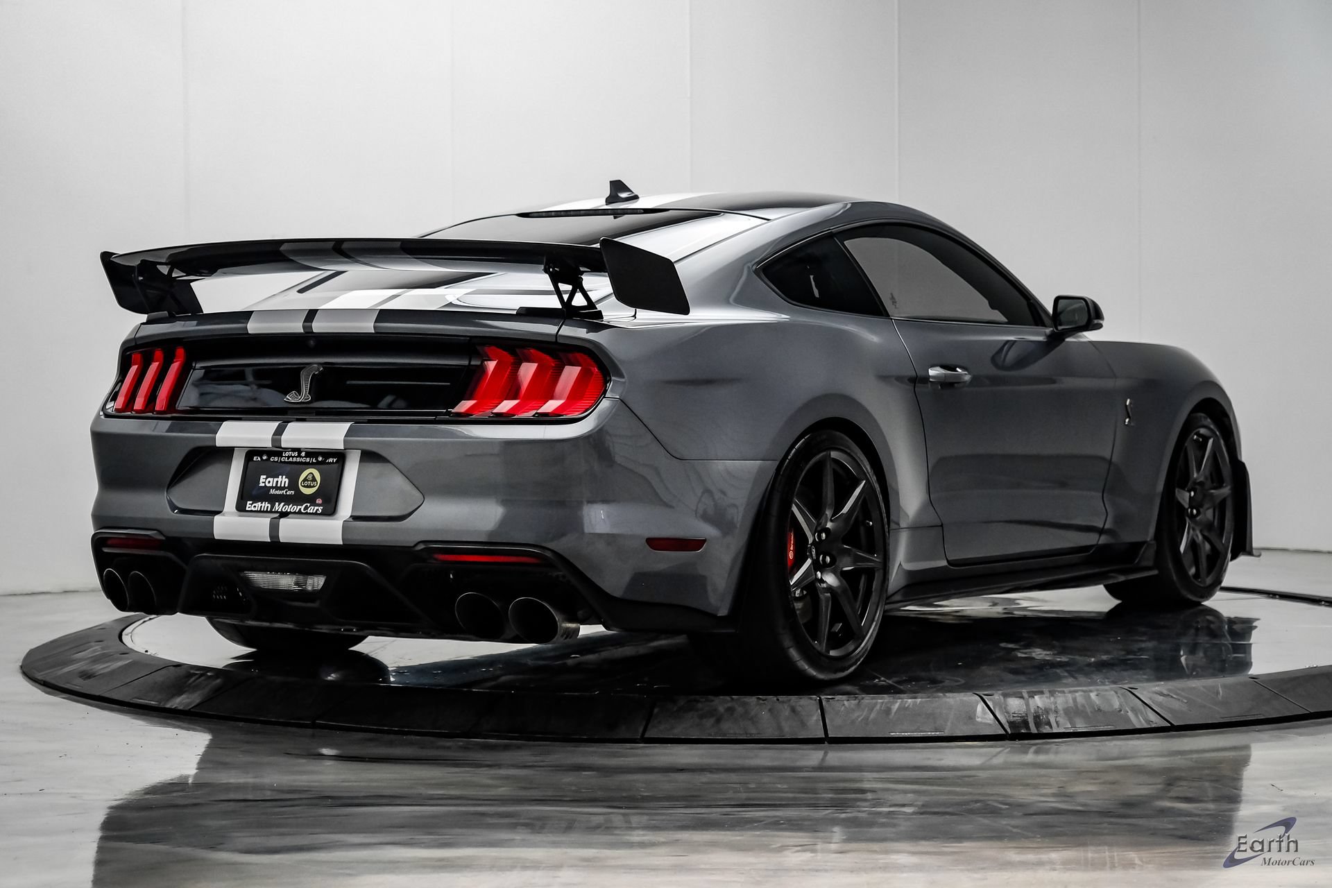 Used 2021 Ford Mustang Shelby GT500 w/ Carbon Fiber Track Pack RWD image 20