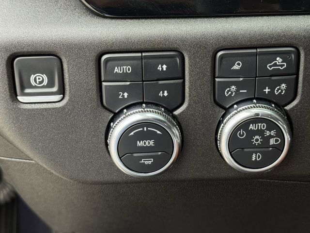 Used 2025 GMC Sierra 3500 SLT w/ SLT Convenience Package image 19