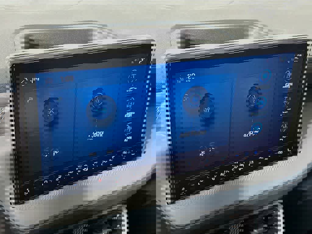 New 2025 Ford Maverick XLT w/ XLT Luxury Package image 16