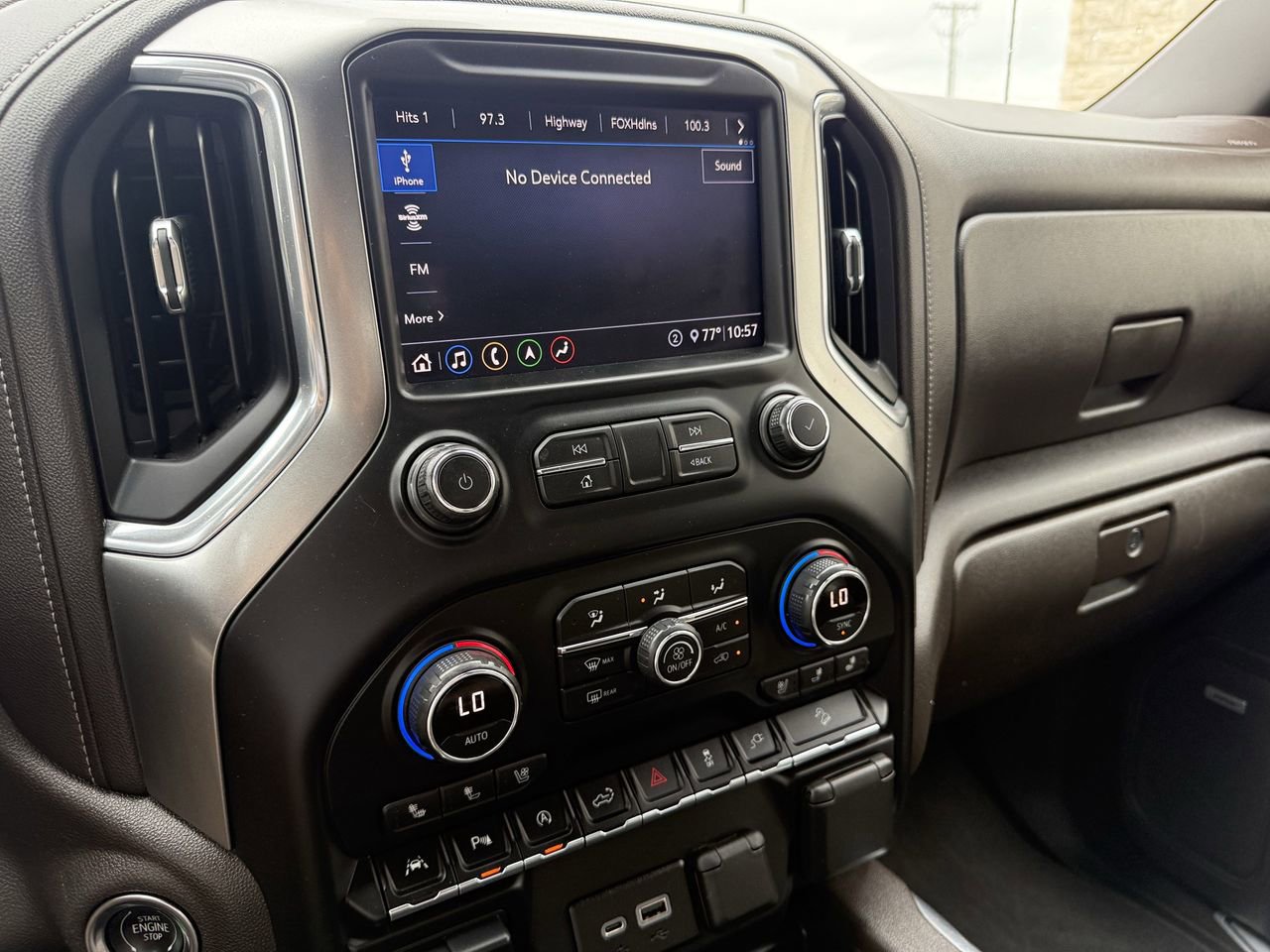 Used 2020 Chevrolet Silverado 1500 LTZ w/ LTZ Premium Package AWD/4WD image 16