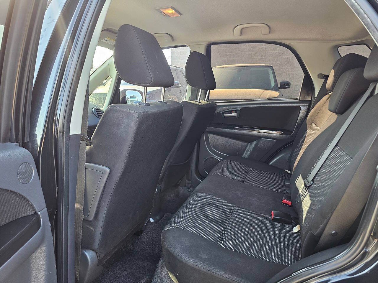 Used 2009 Suzuki SX4 Hatchback FWD image 5