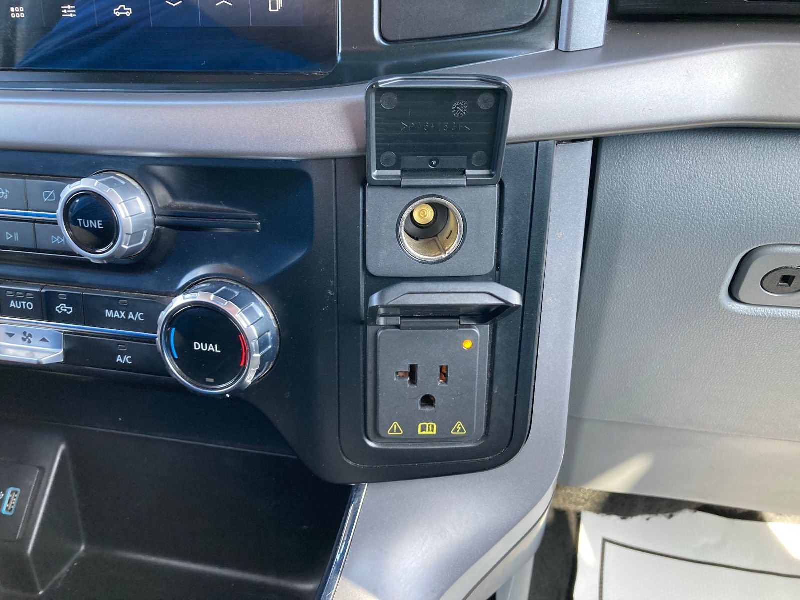 Used 2024 Ford F150 XLT w/ Mobile Office Package image 27