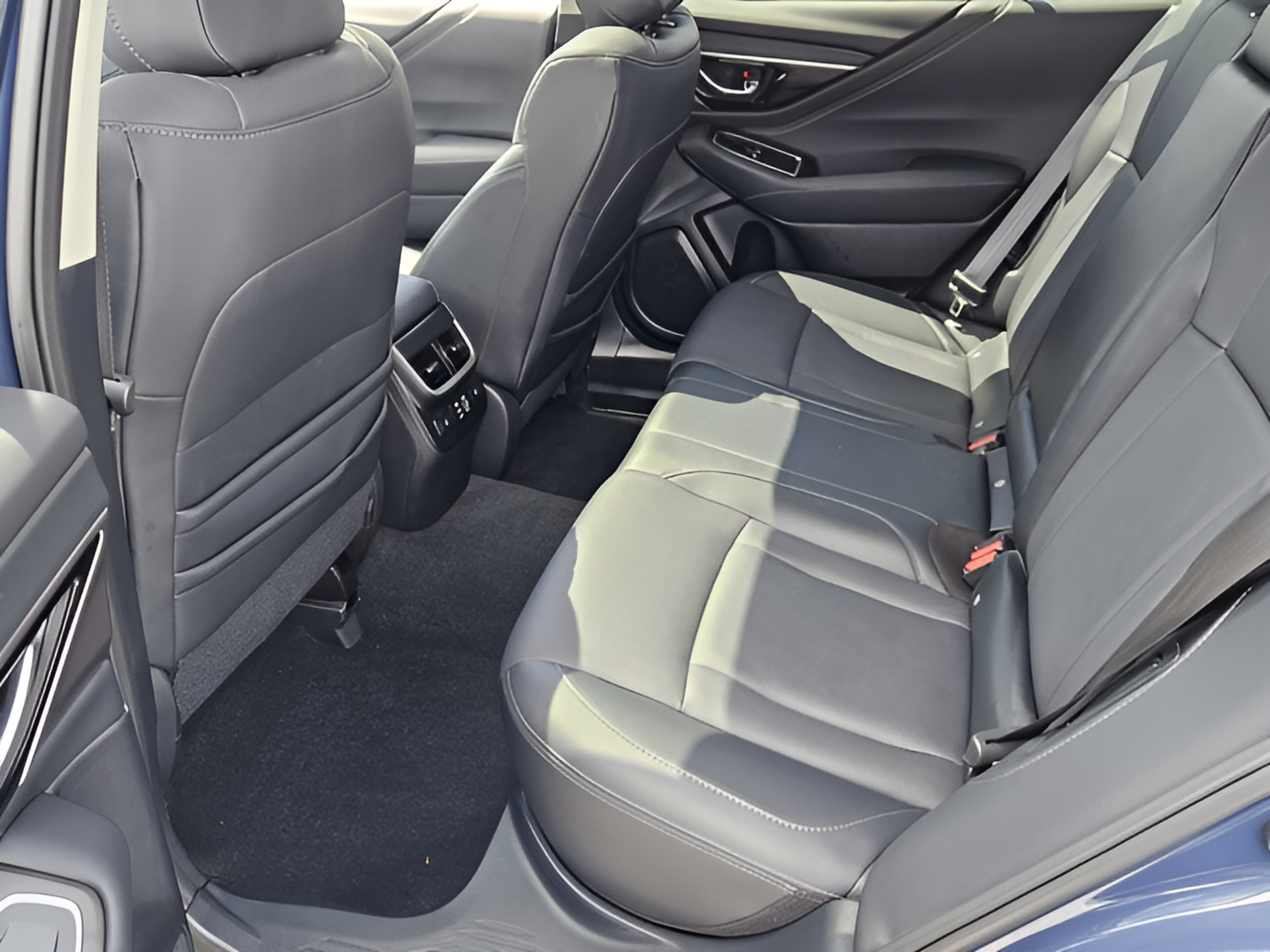 Used 2024 Subaru Outback Limited AWD/4WD image 9