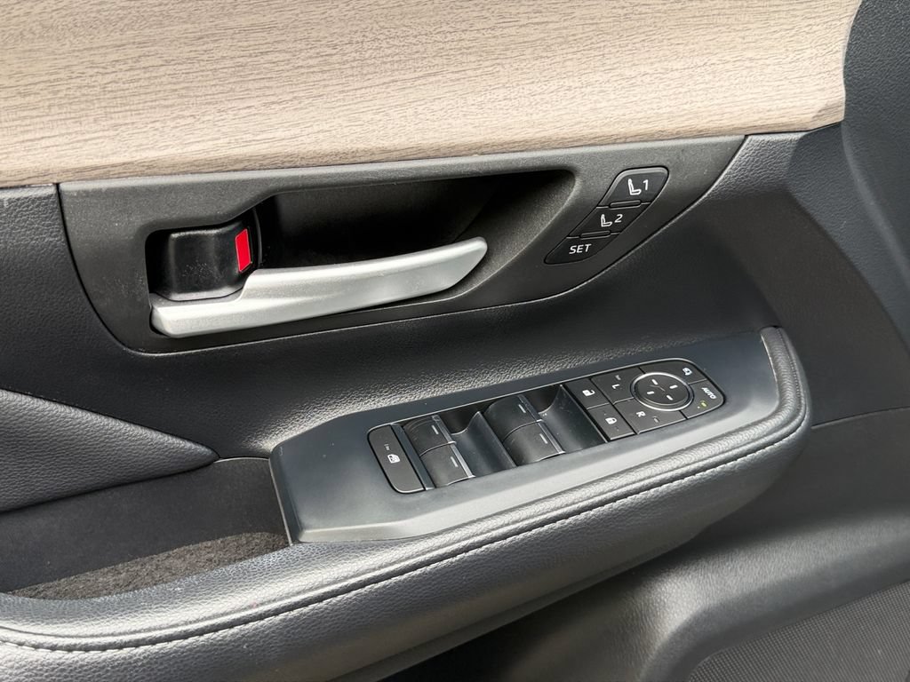Used 2024 Toyota Grand Highlander AWD image 14