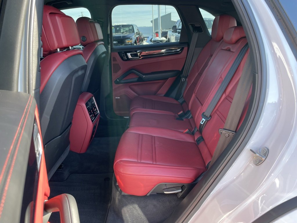 Used 2021 Porsche Cayenne Base image 8