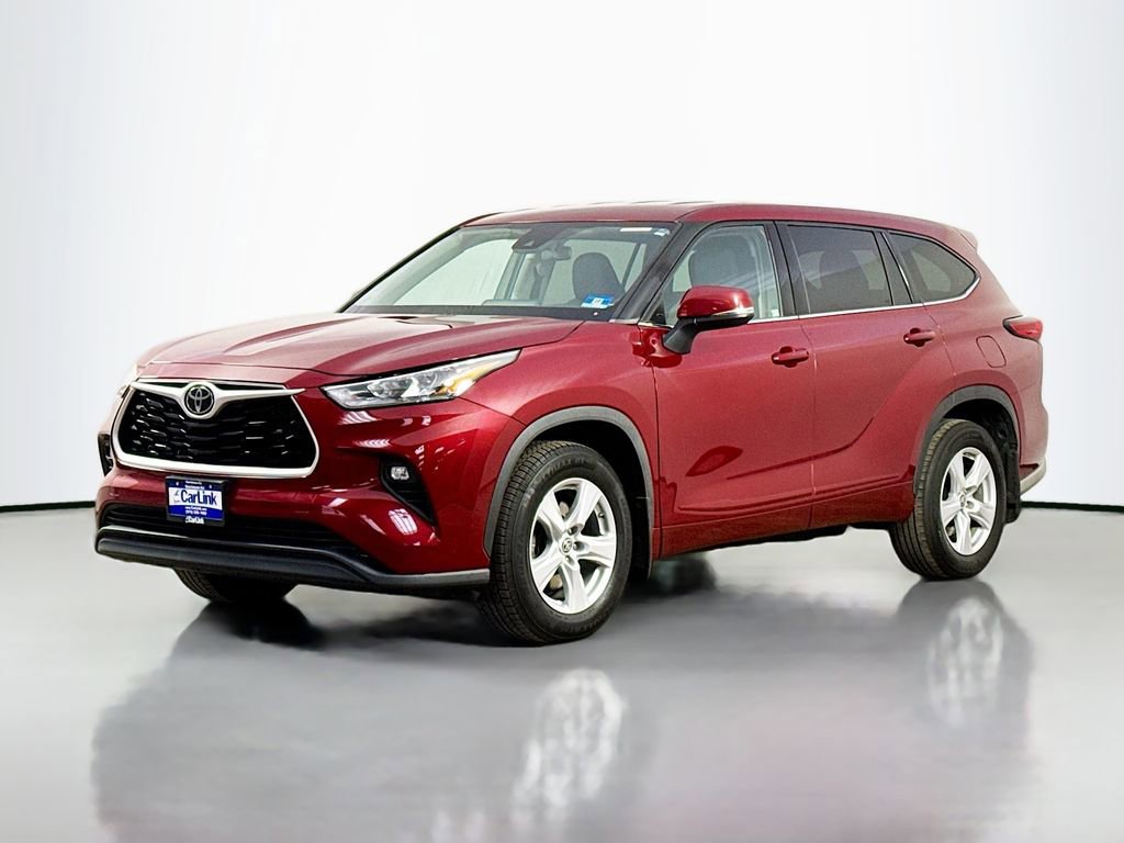 Used 2020 Toyota Highlander LE AWD/4WD image 3
