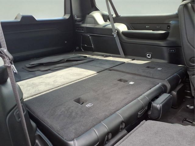 Used 2024 Jeep Wagoneer L Series II AWD/4WD image 18