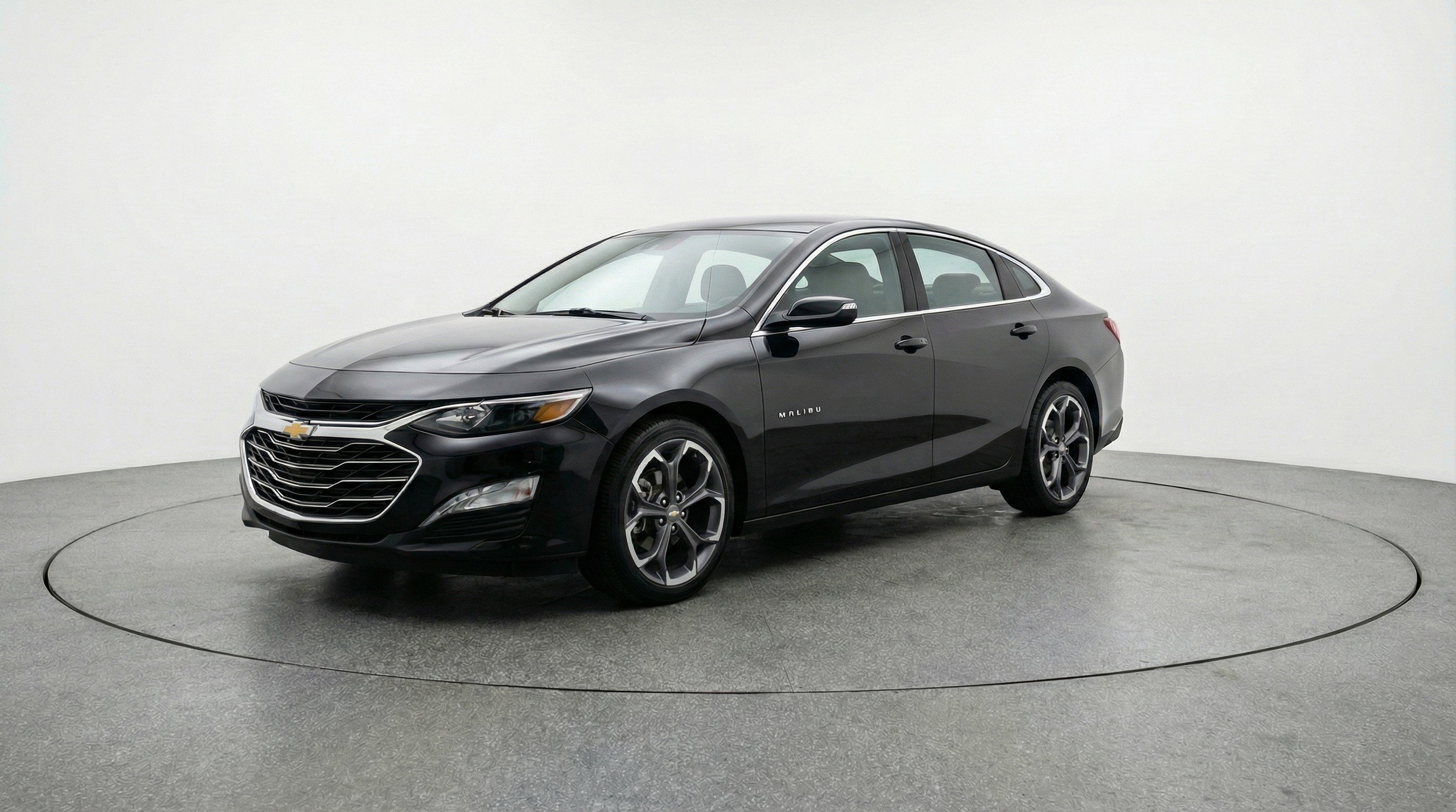 Used 2024 Chevrolet Malibu LT image 3