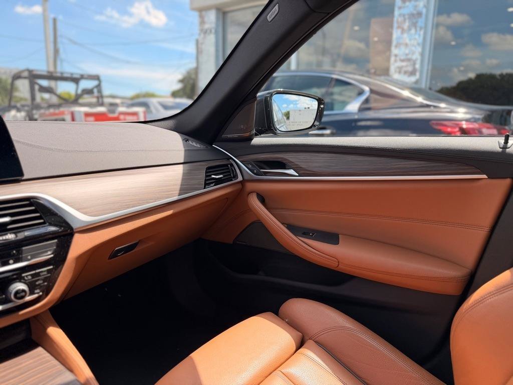 Used 2020 BMW 530i w/ M Sport Package RWD image 19