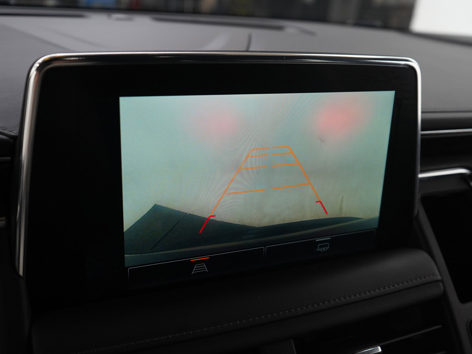 Used 2023 GMC Yukon XL SLE image 24