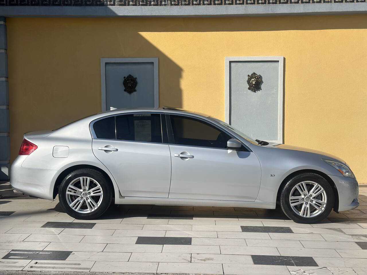 Used 2015 INFINITI Q40 AWD w/ Navigation Package image 11