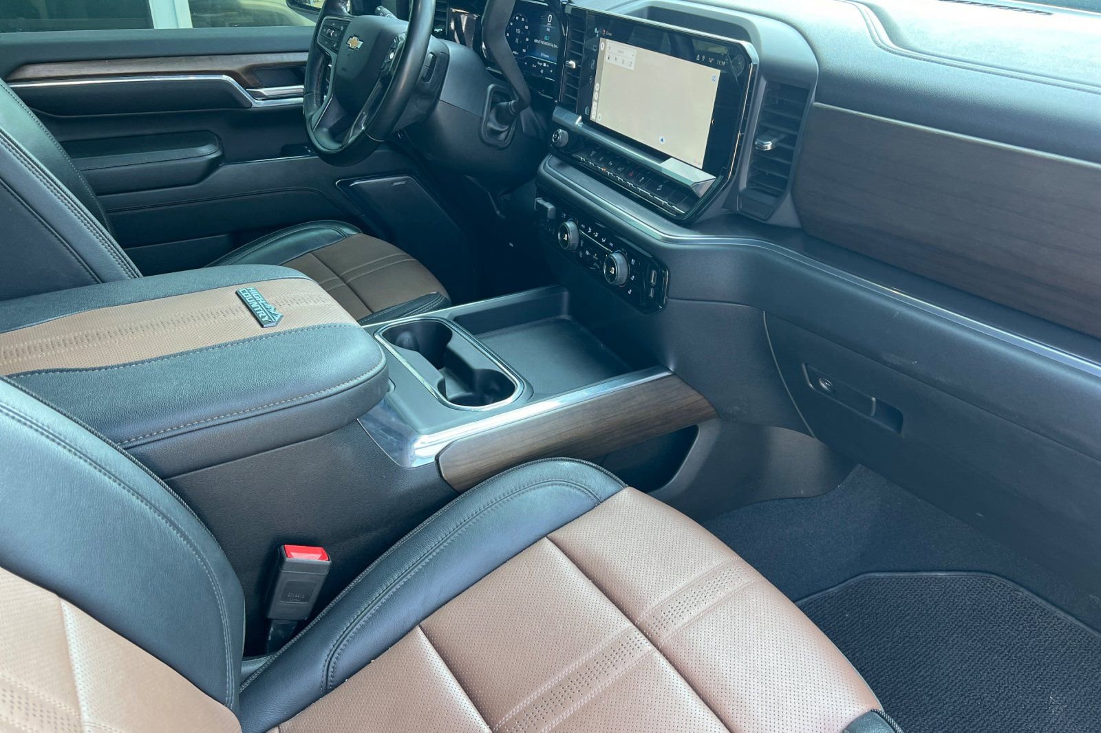 Used 2024 Chevrolet Silverado 2500 High Country w/ Technology Package image 16