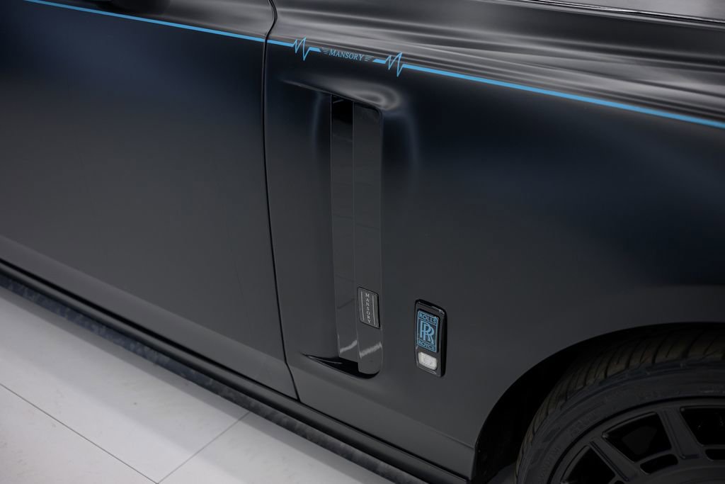 Used 2023 Rolls-Royce Phantom Sedan image 29