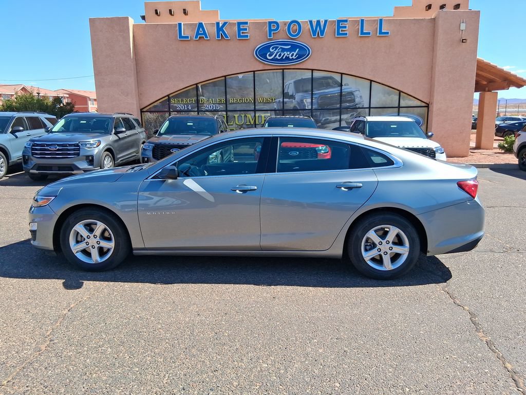 Used 2024 Chevrolet Malibu LS FWD image 2