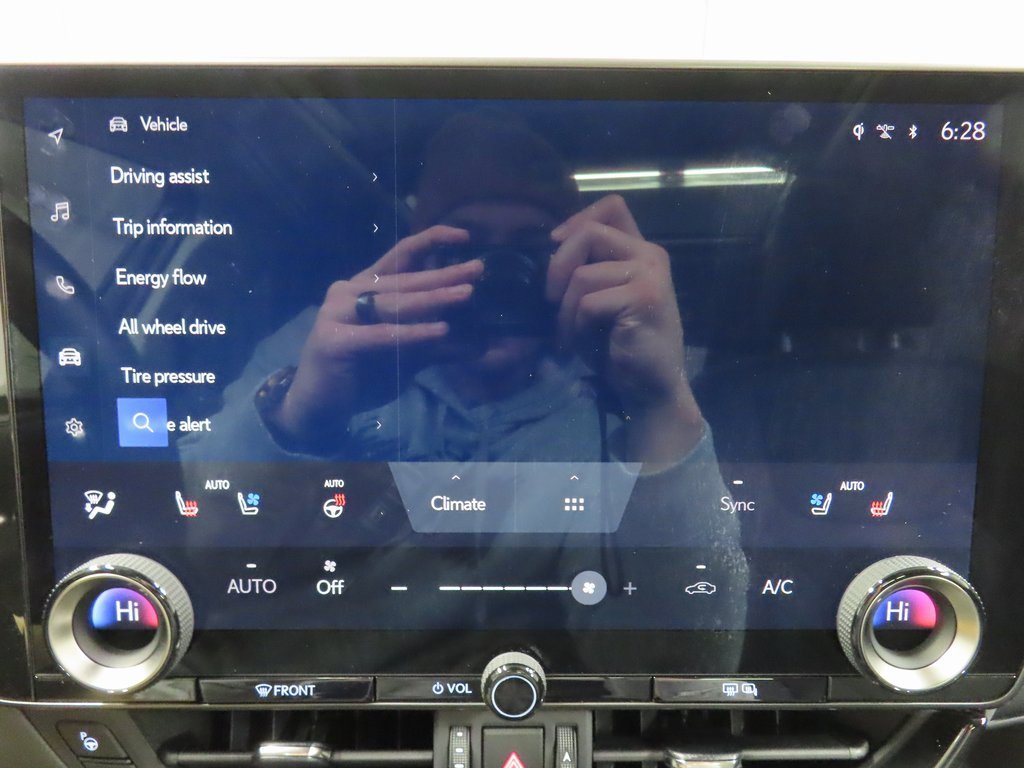 Used 2025 Lexus NX 300h AWD w/ Luxury Package image 22