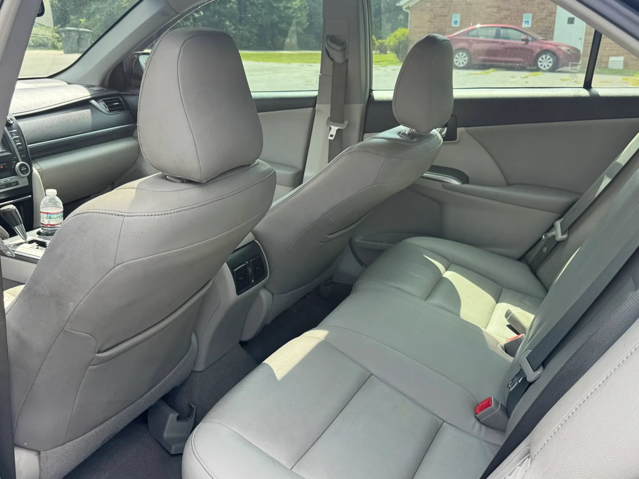 Used 2012 Toyota Camry XLE w/ Convenience Pkg FWD image 16