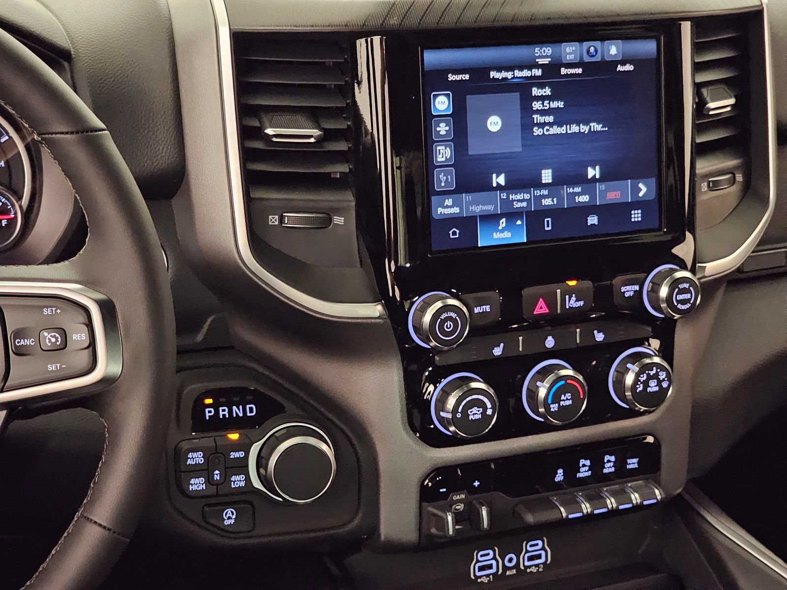 New 2026 RAM 1500 Big Horn AWD/4WD image 17