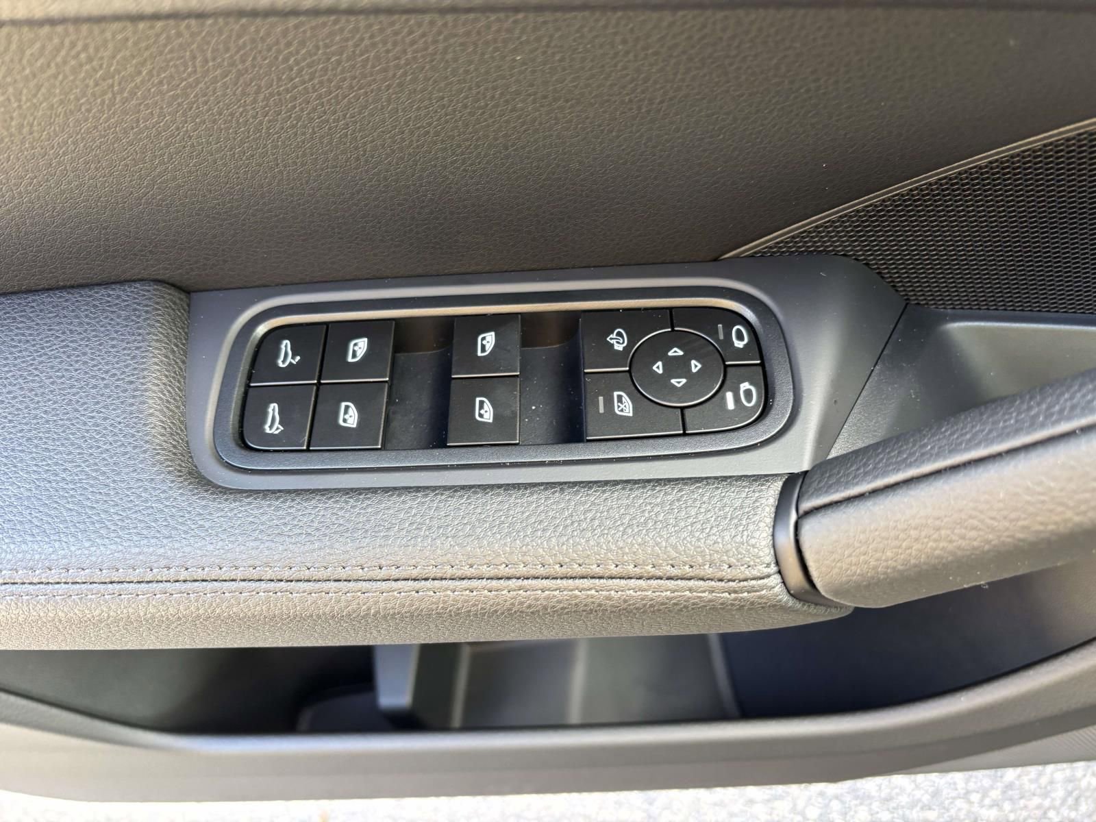 New 2026 Porsche Cayenne Coupe image 25