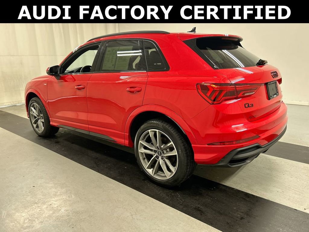 Certified 2025 Audi Q3 2.0T Premium w/ Black Optic Sport Package image 6