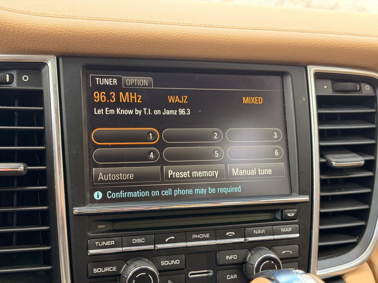 Used 2011 Porsche Panamera 4 image 23