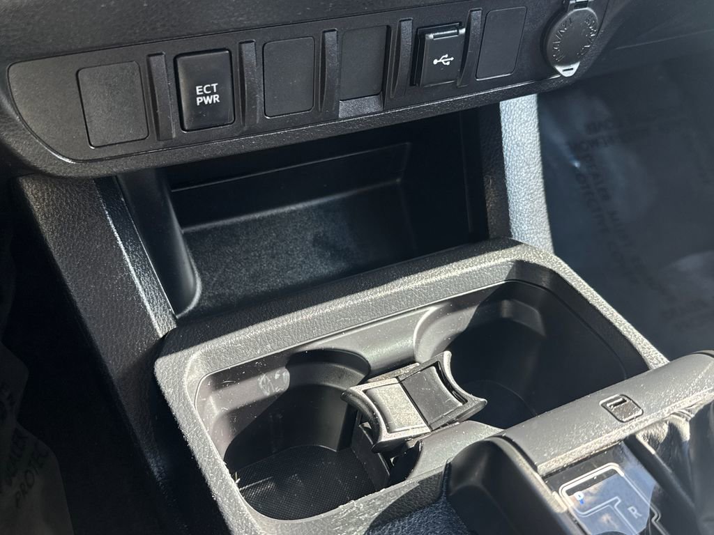 Used 2020 Toyota Tacoma SR AWD/4WD image 37