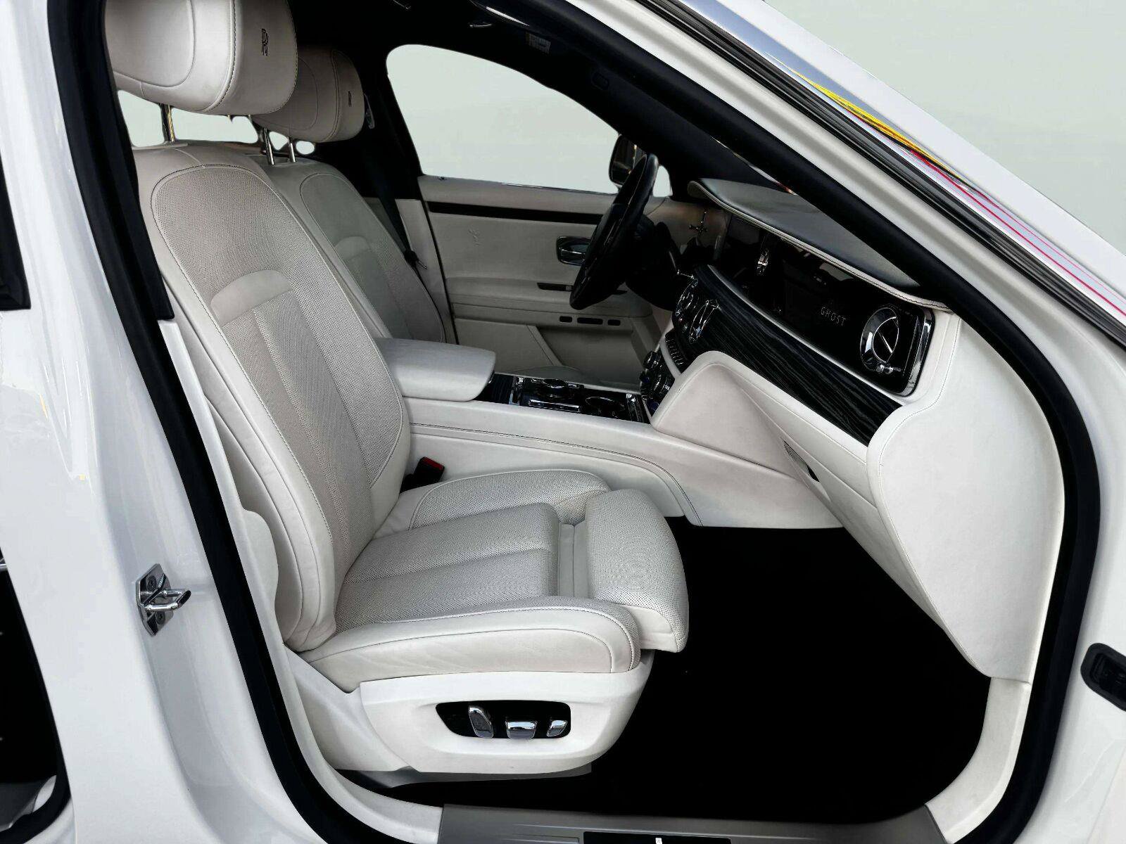 Used 2021 Rolls-Royce Ghost AWD/4WD image 47