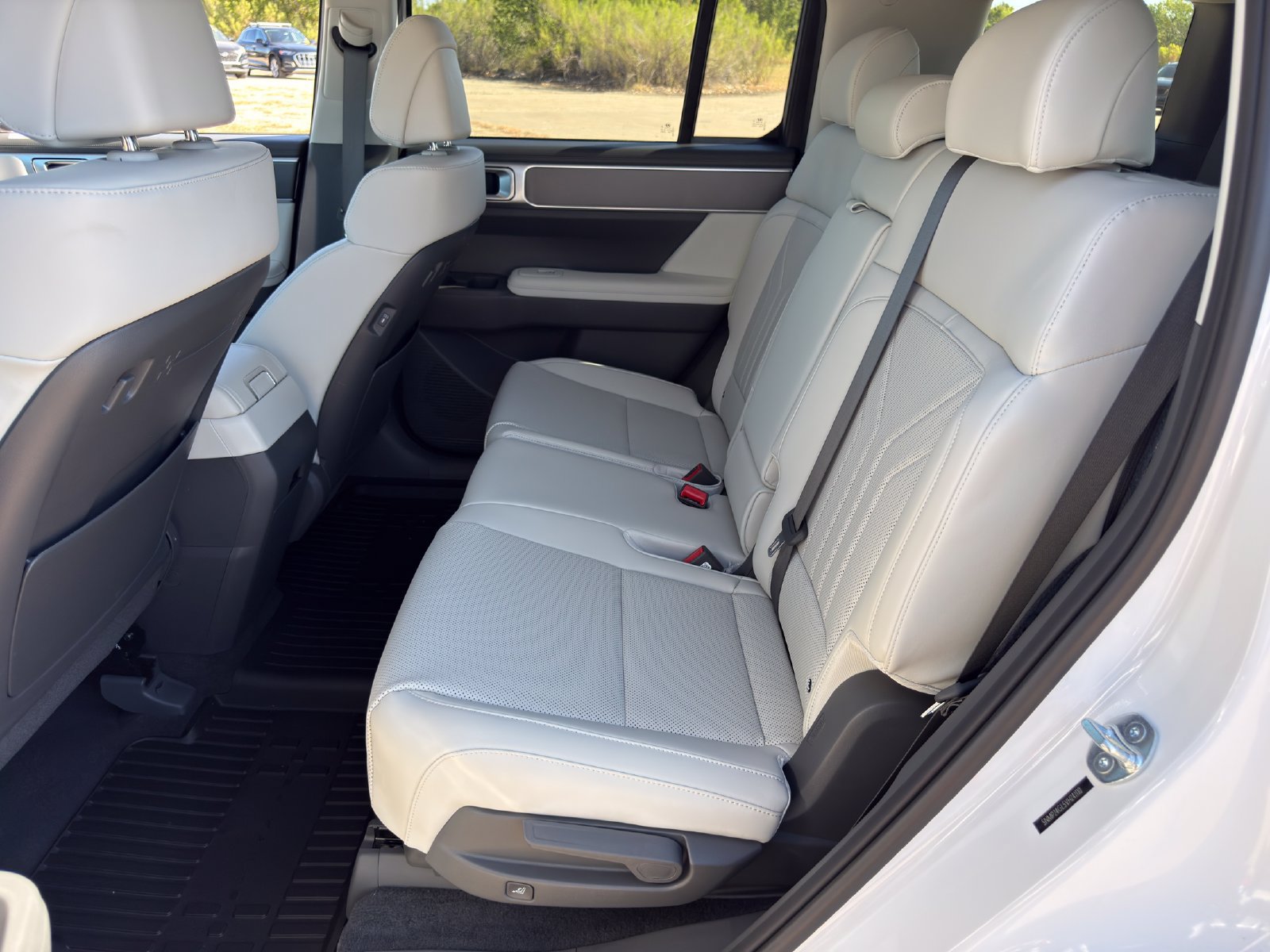 New 2027 Hyundai Santa Fe SEL FWD image 24