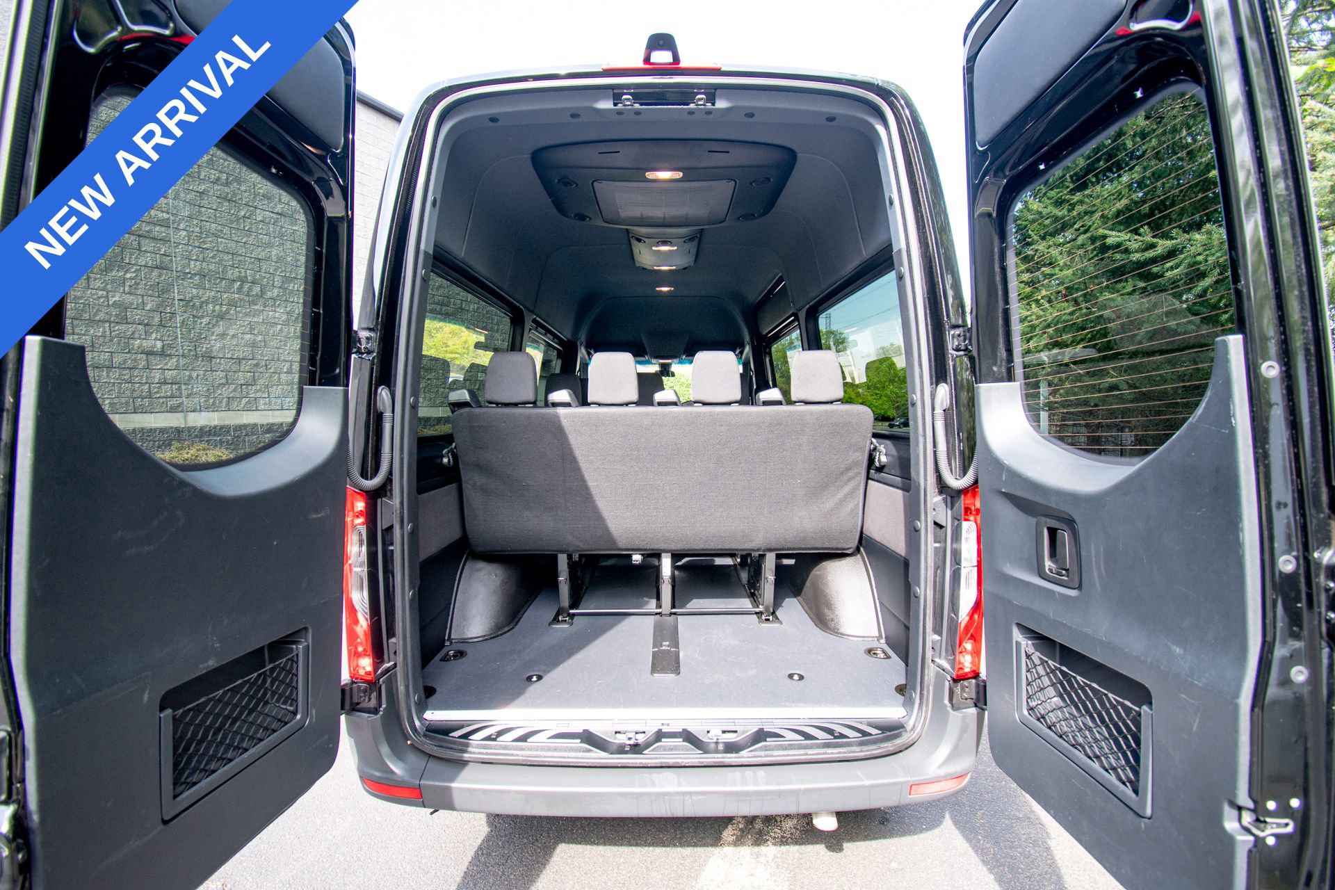 Used 2024 Mercedes-Benz Sprinter 2500 image 21