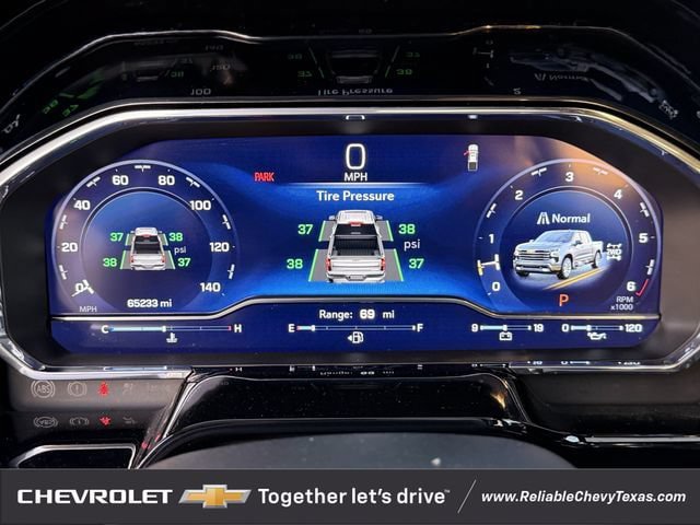 Used 2025 Chevrolet Silverado 1500 High Country w/ High Country Premium Package AWD/4WD image 17
