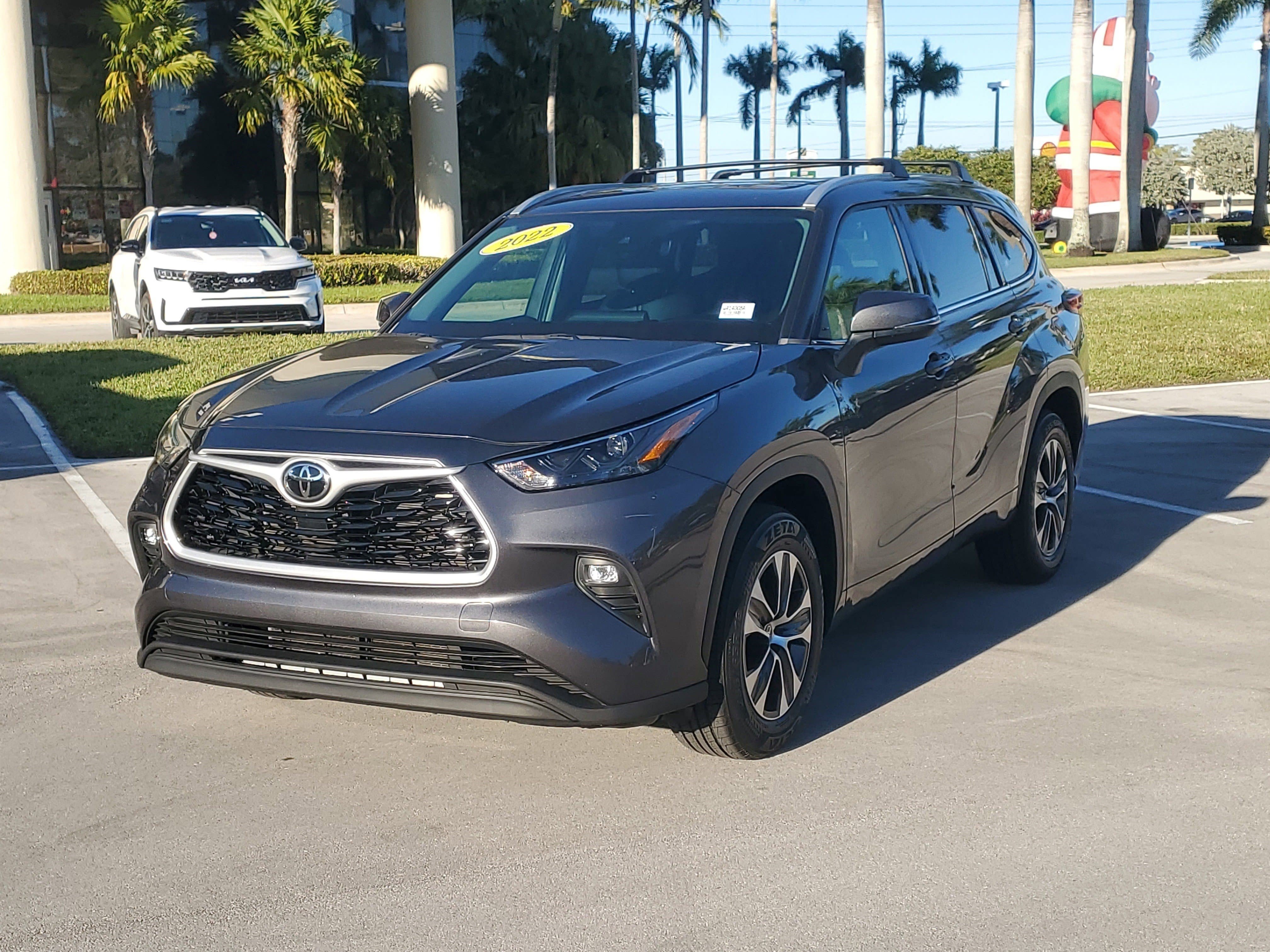 Used 2022 Toyota Highlander XLE image 7