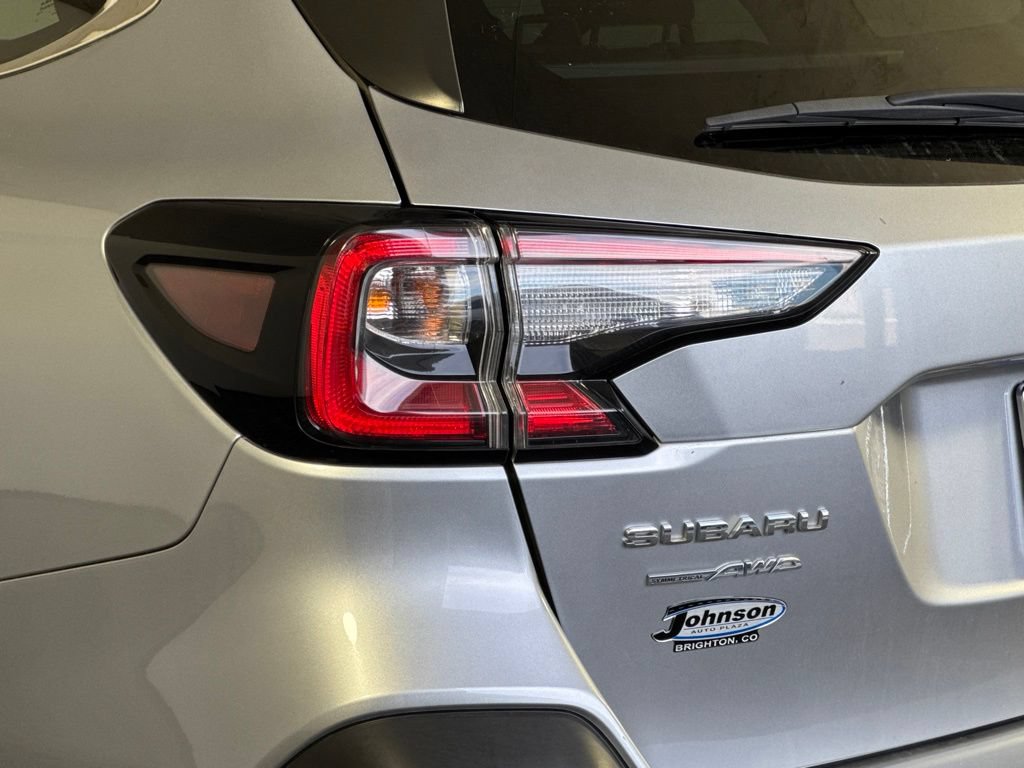 Used 2025 Subaru Outback Premium AWD/4WD image 12