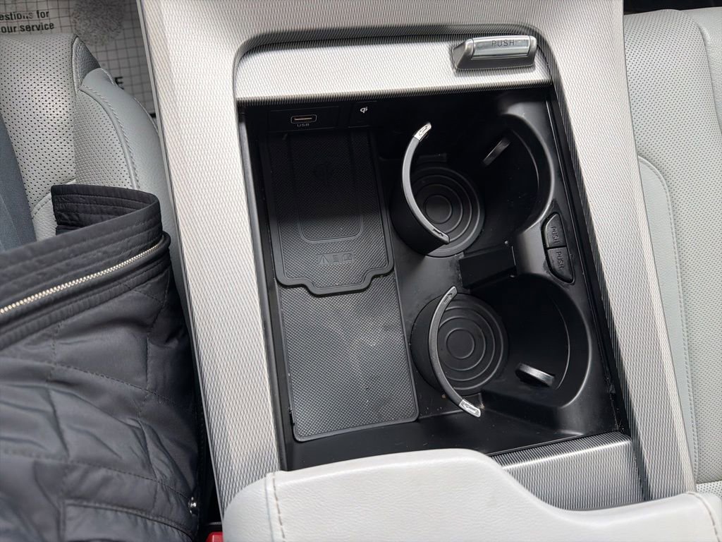 Used 2022 Hyundai Palisade SEL w/ Premium Package image 13