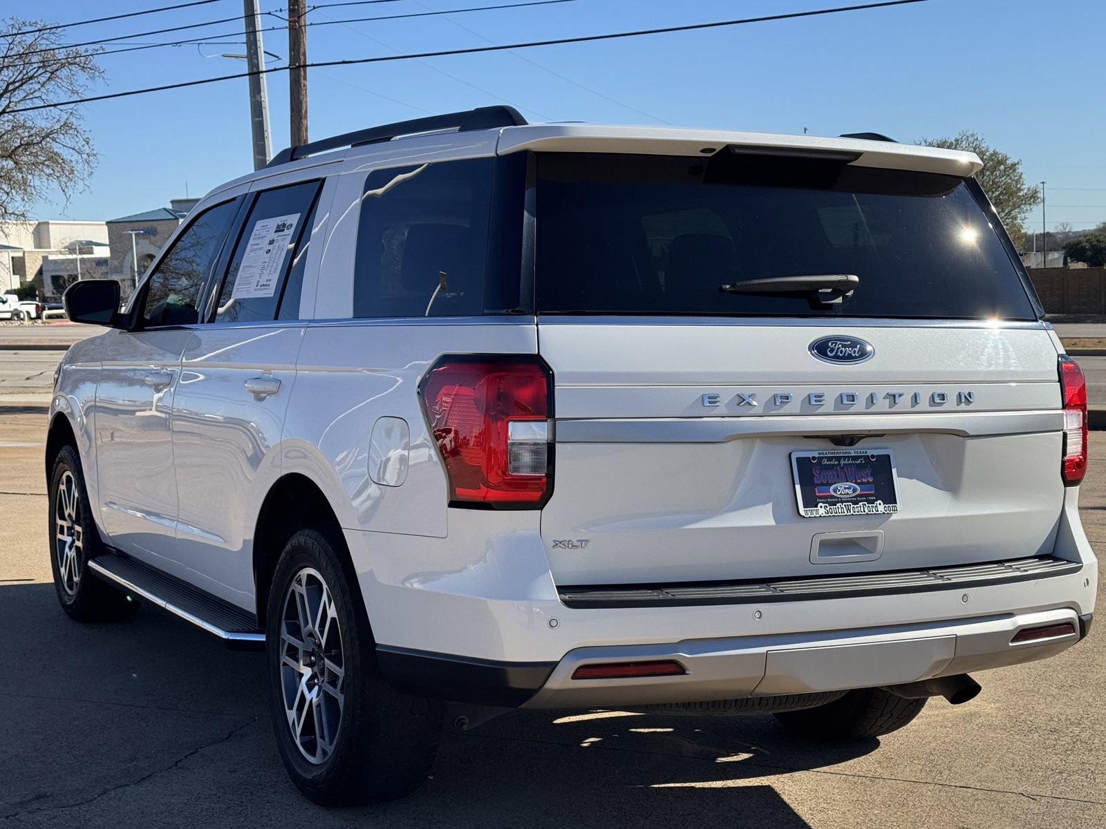 Used 2022 Ford Expedition XLT image 6