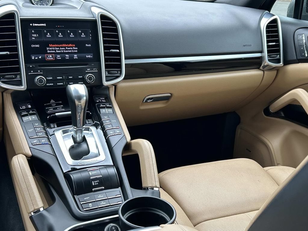 Used 2018 Porsche Cayenne S w/ Premium Package Plus AWD/4WD image 27