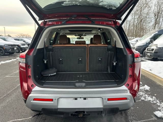 Used 2022 Nissan Pathfinder Platinum w/ Cargo Package image 14