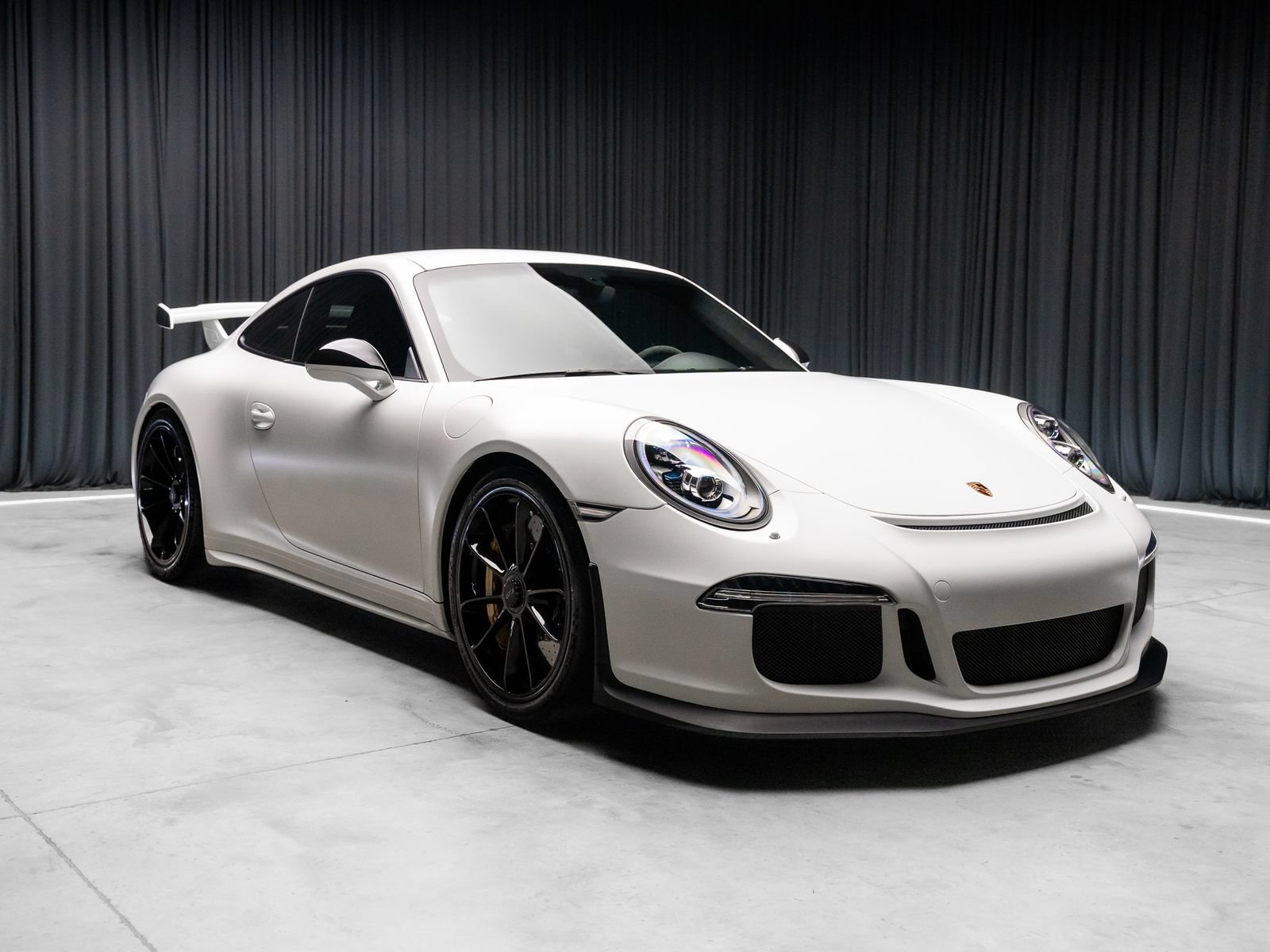 Used 2015 Porsche 911 GT3 w/ Sound Package Plus RWD image 17