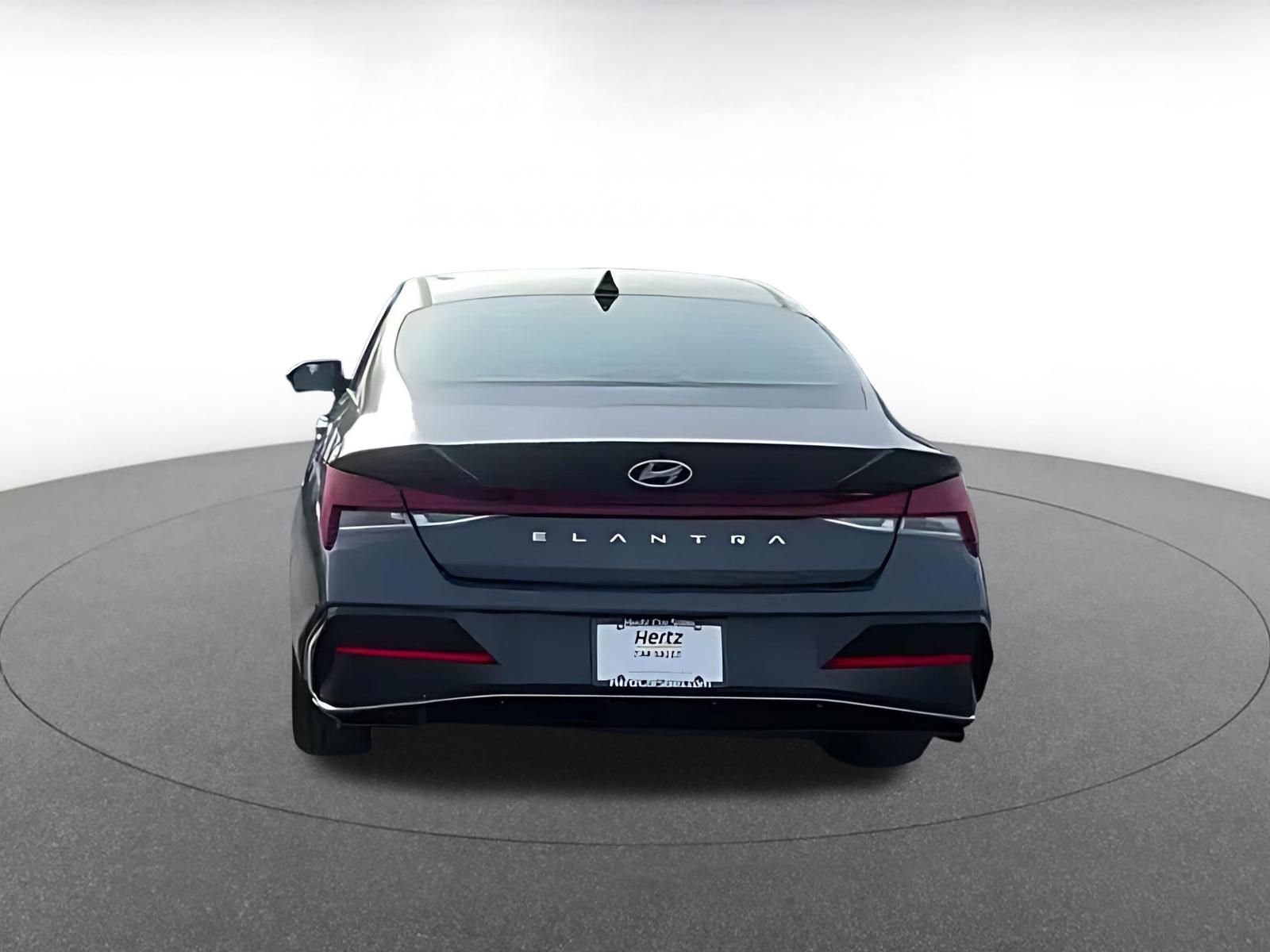 Used 2025 Hyundai Elantra SEL image 14