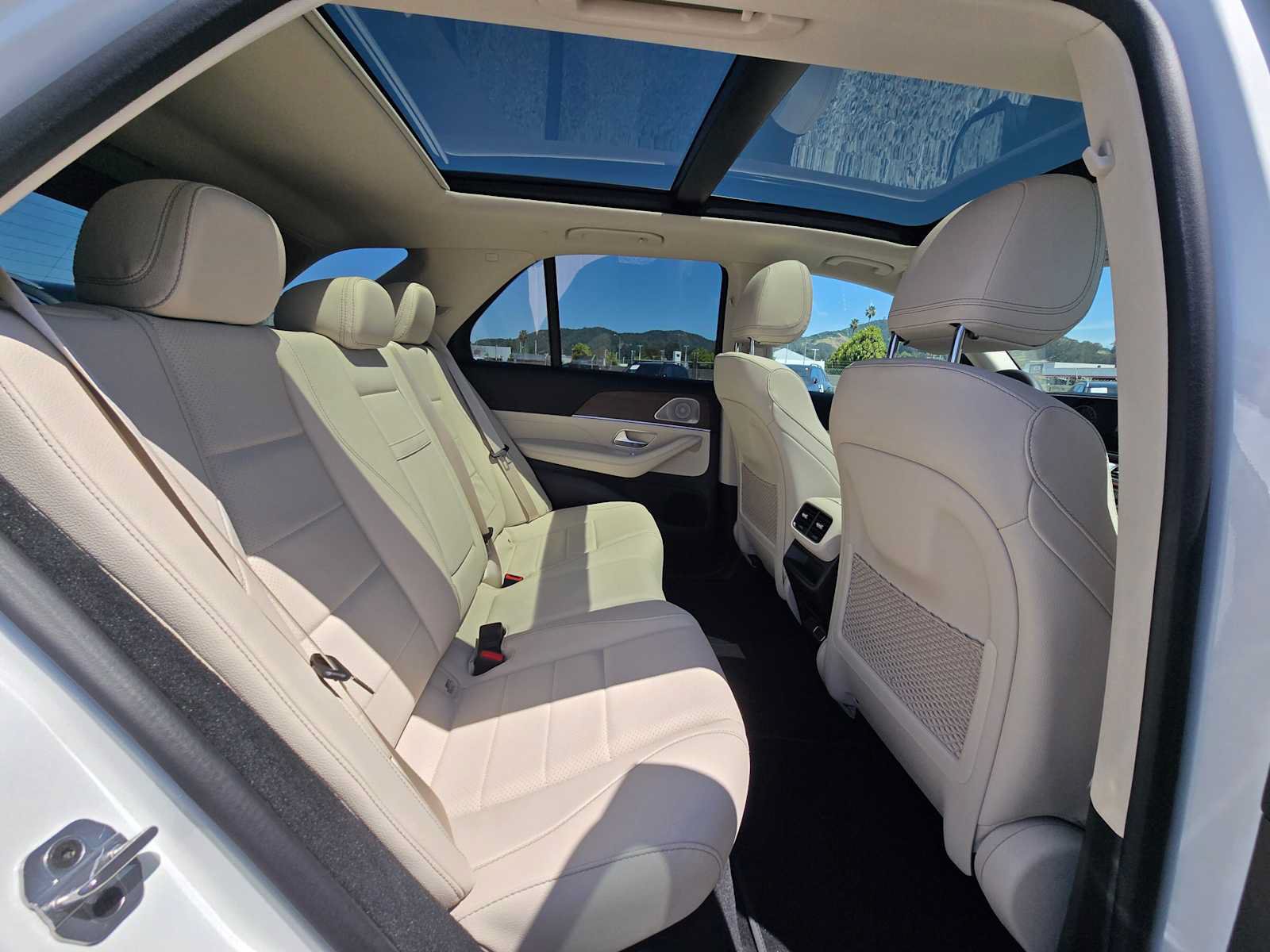 New 2026 Mercedes-Benz GLE 450e 4MATIC image 12