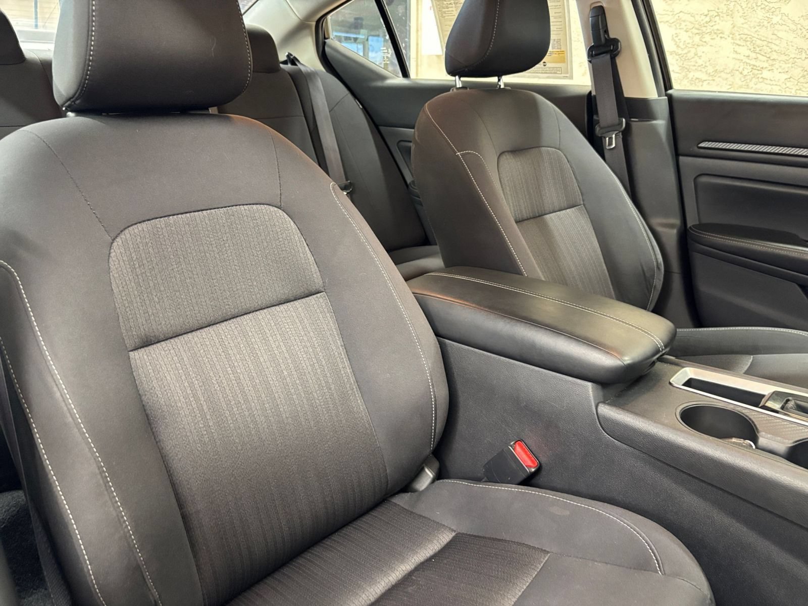 Used 2025 Nissan Altima 2.5 SV FWD image 35